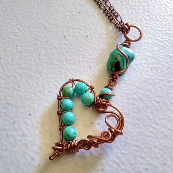 Desert Goddess Vibes! Turquoise Magnesite + Copper ~ Beaded Heart Necklace - Picture 5 of 15